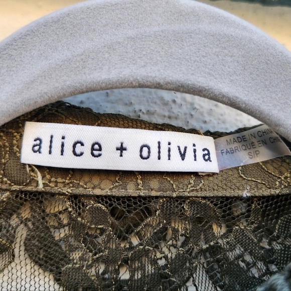 Alice + Olivia Millie Bell-Sleeve Crochet Collared Top - Picture 9 of 10